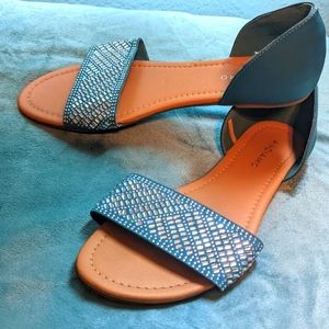 Womem's flat sandals